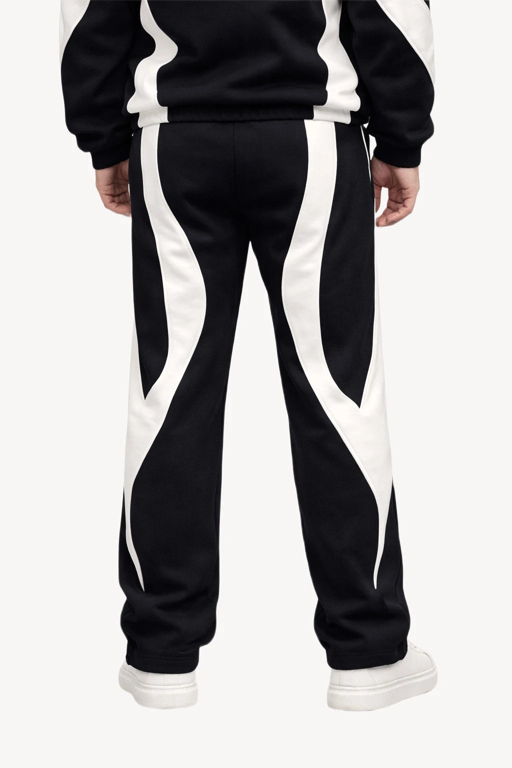 Siyah-Beyaz Kontrast Detaylı Erkek Eşofman Takımı